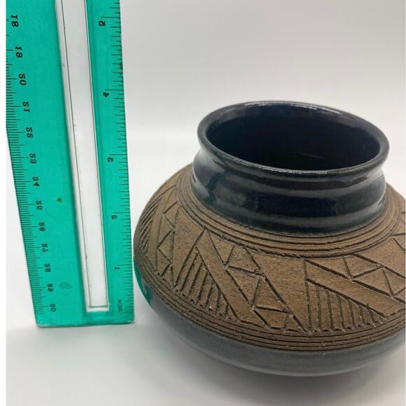 Vintage Mary‎ Tuttle  Southwestern Pottery Etched Design Stoneware signed - Picture 10 of 11